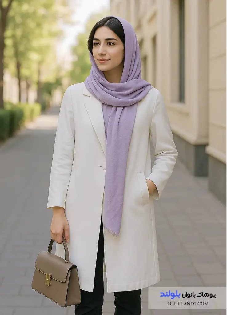 "ست مانتوی سفید با شال یاسی مناسب استایل روزمره"